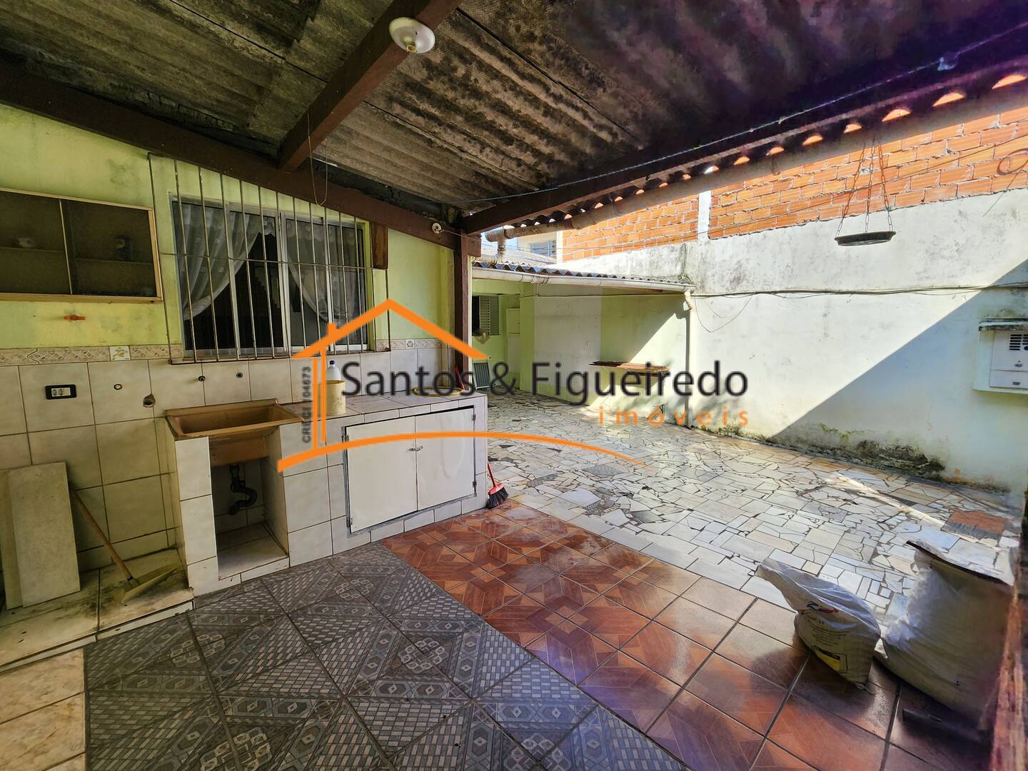 Casa para alugar com 2 quartos, 100m² - Foto 2