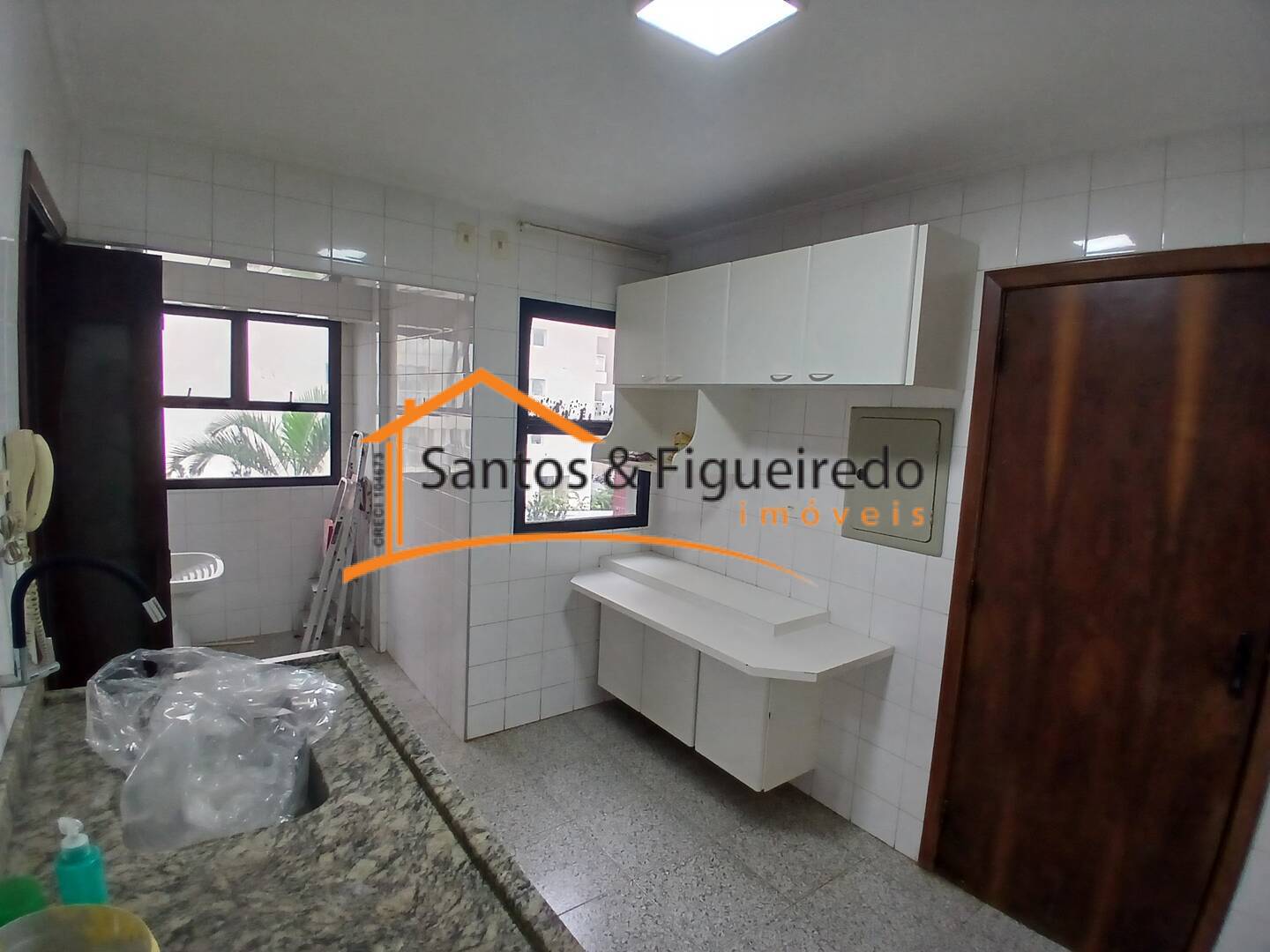 Apartamento para alugar com 3 quartos, 96m² - Foto 8