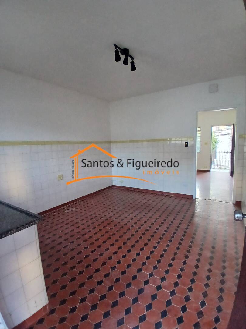 Casa para alugar com 2 quartos, 80m² - Foto 3