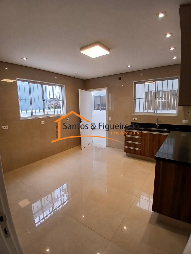 Casa para alugar com 2 quartos, 150m² - Foto 4