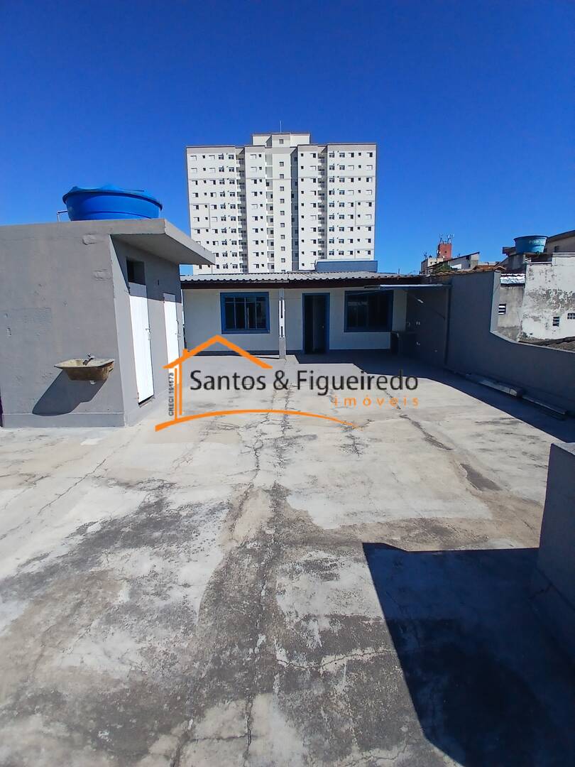 Casa para alugar com 2 quartos, 45m² - Foto 13
