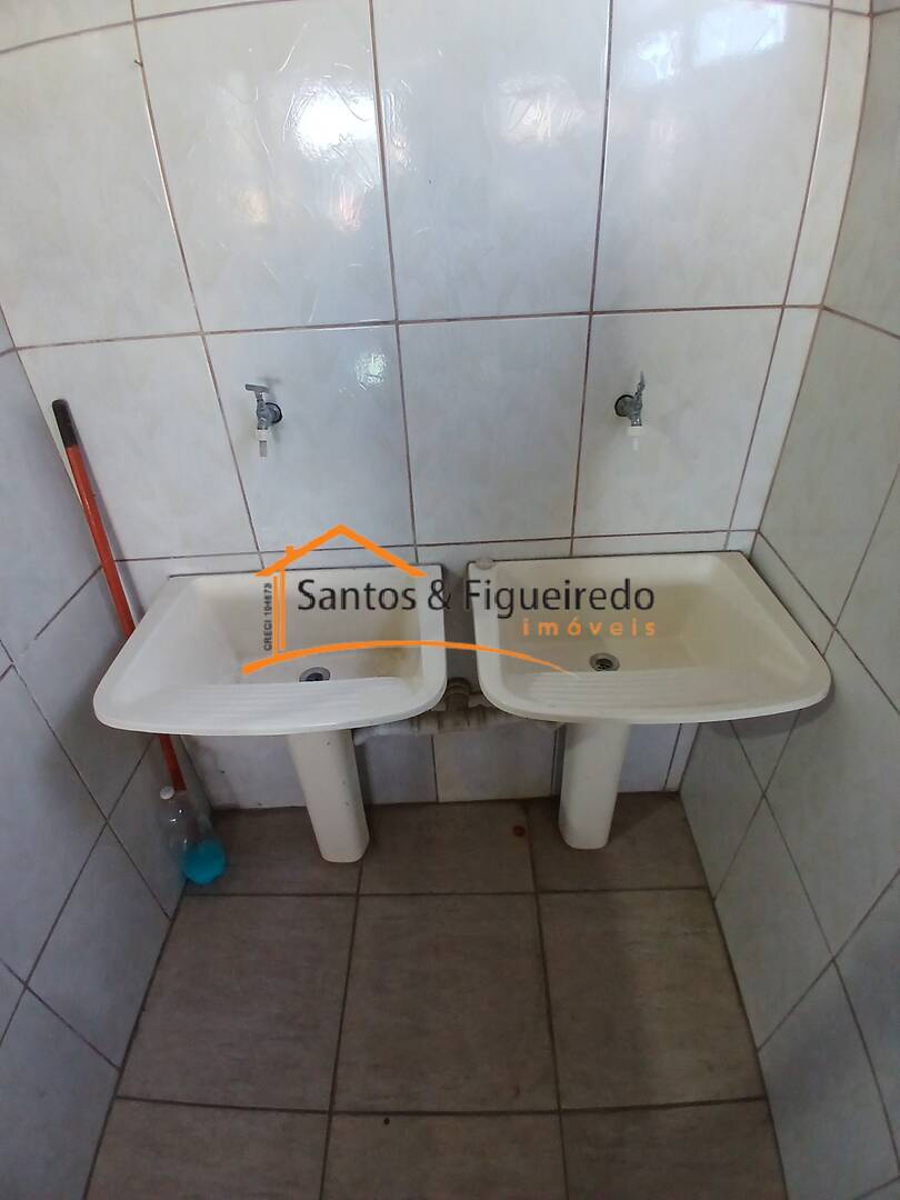 Casa para alugar com 1 quarto, 30m² - Foto 9