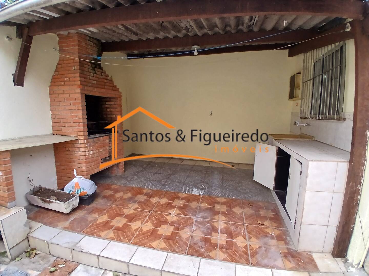 Casa para alugar com 2 quartos, 100m² - Foto 4