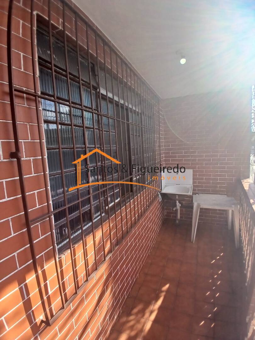 Casa à venda com 3 quartos, 130m² - Foto 14