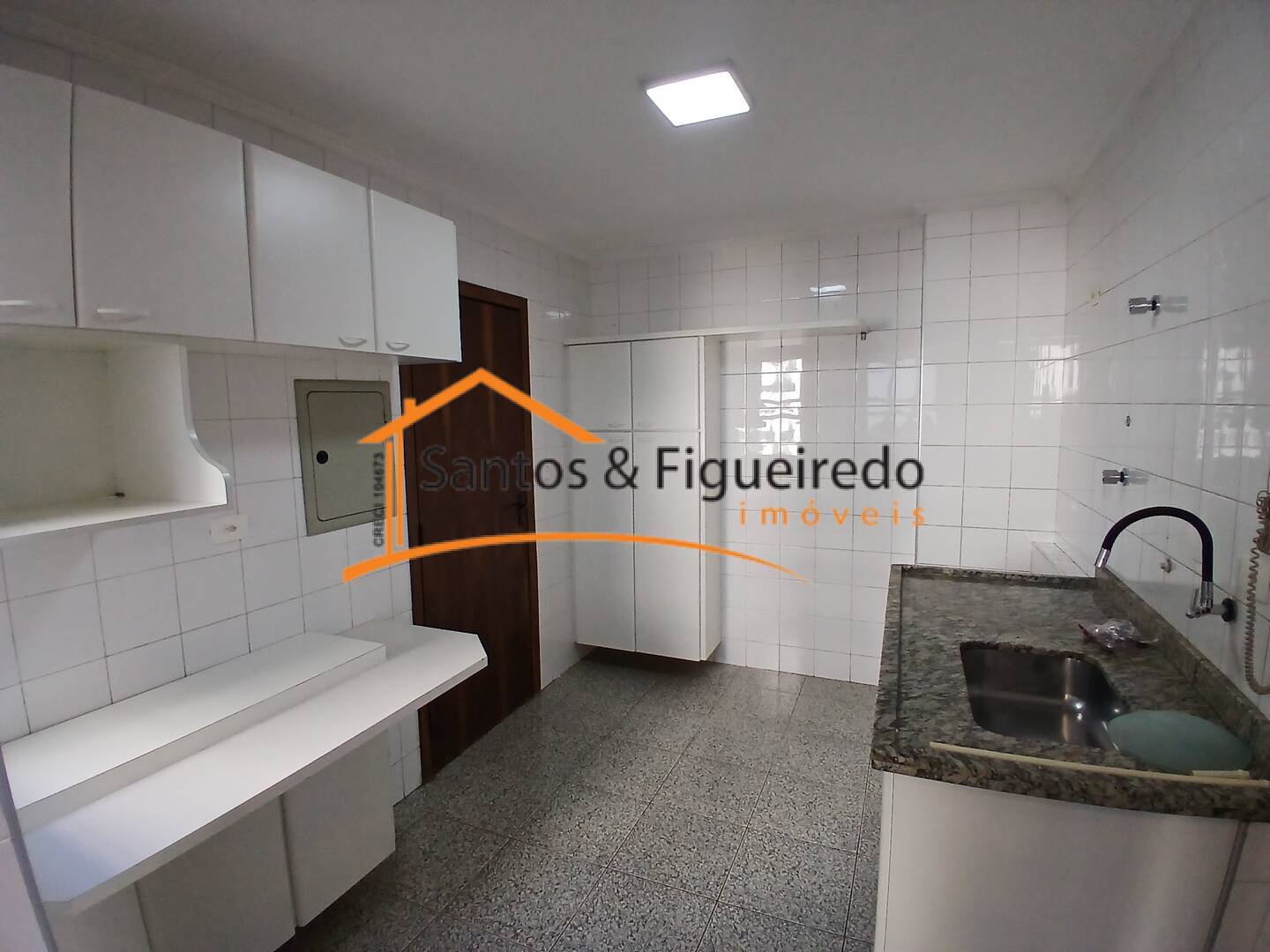 Apartamento para alugar com 3 quartos, 96m² - Foto 4