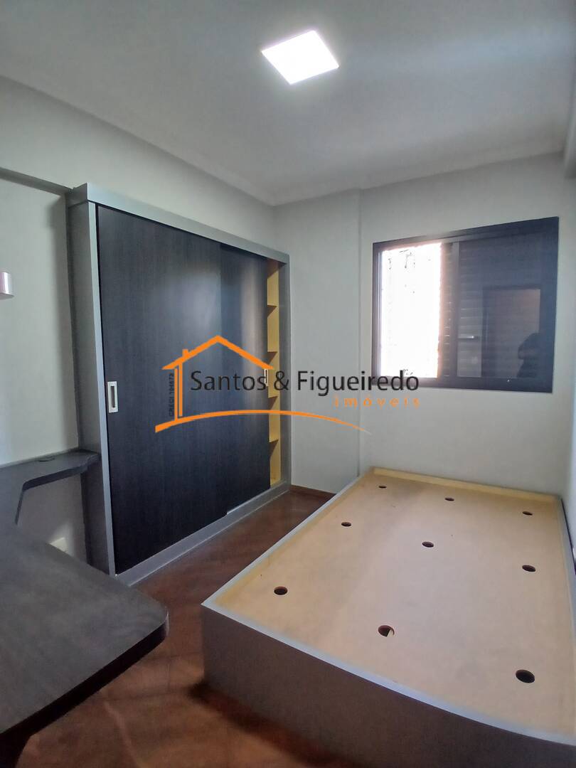 Apartamento para alugar com 3 quartos, 96m² - Foto 11