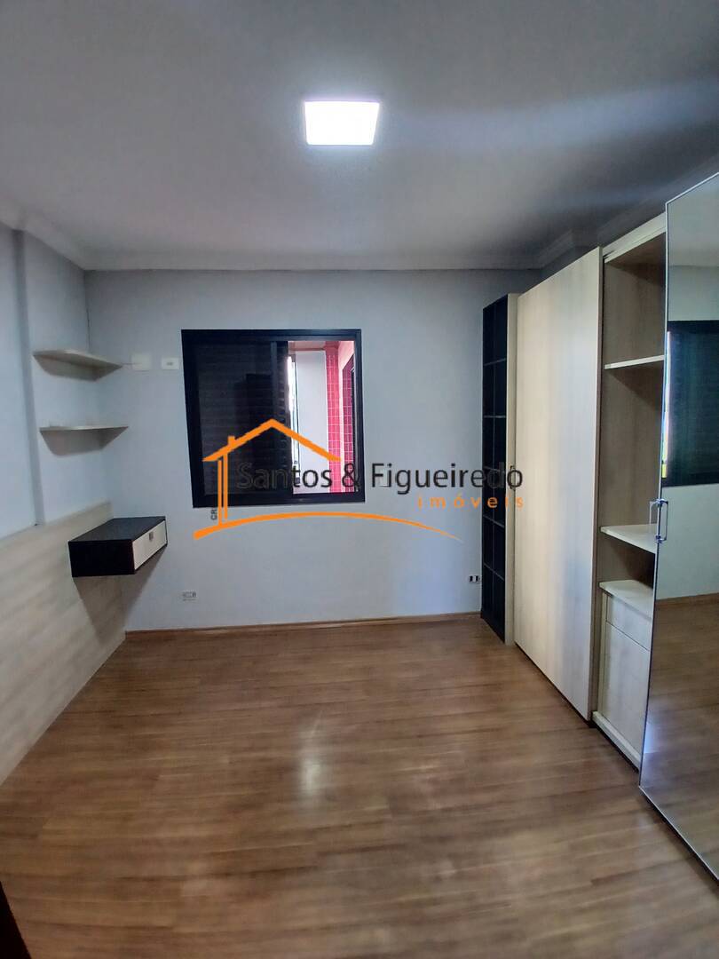 Apartamento para alugar com 3 quartos, 96m² - Foto 17