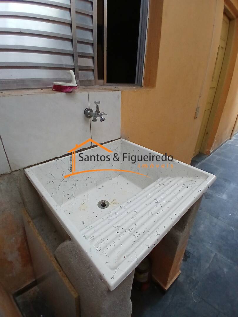 Casa para alugar com 1 quarto, 45m² - Foto 9