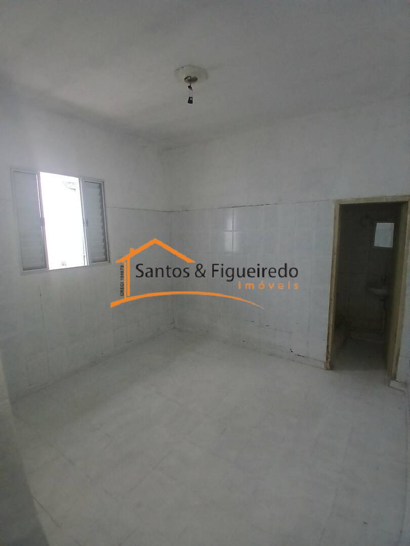 Casa para alugar com 1 quarto, 25m² - Foto 4